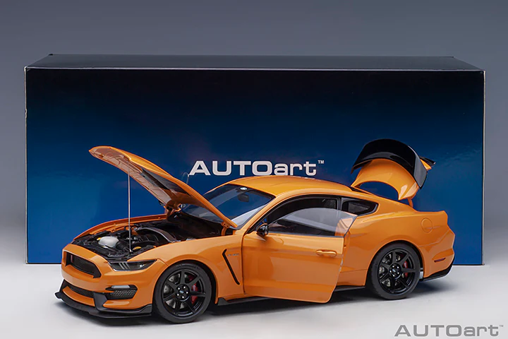 AUTOart Ford Shelby Mustang GT500 Cyber Orange 1:18 - Image 17