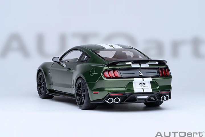 AUTOart Ford Shelby Mustang GT500 Eruption Green 1:18 - Image 21