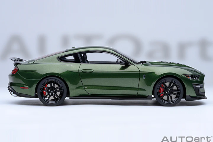 AUTOart Ford Shelby Mustang GT500 Eruption Green 1:18 - Image 4