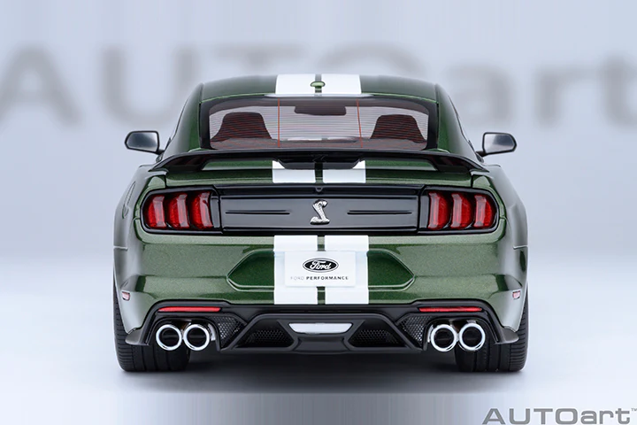 AUTOart Ford Shelby Mustang GT500 Eruption Green 1:18 - Image 6