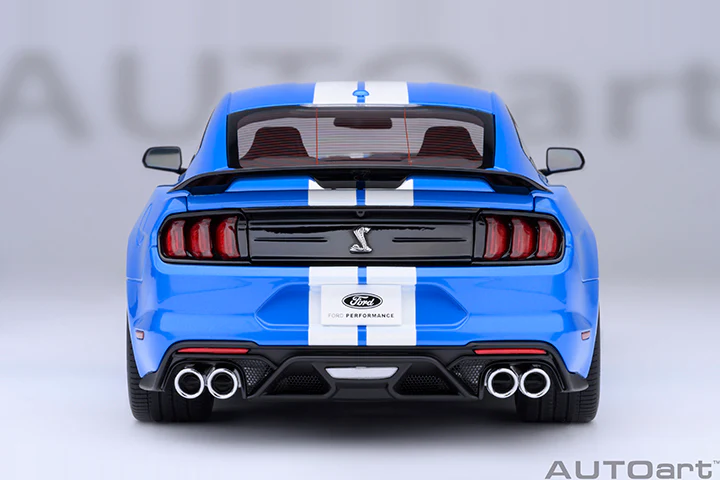 AUTOart Ford Shelby Mustang GT500 Grabber Blue 1:18 - Image 6