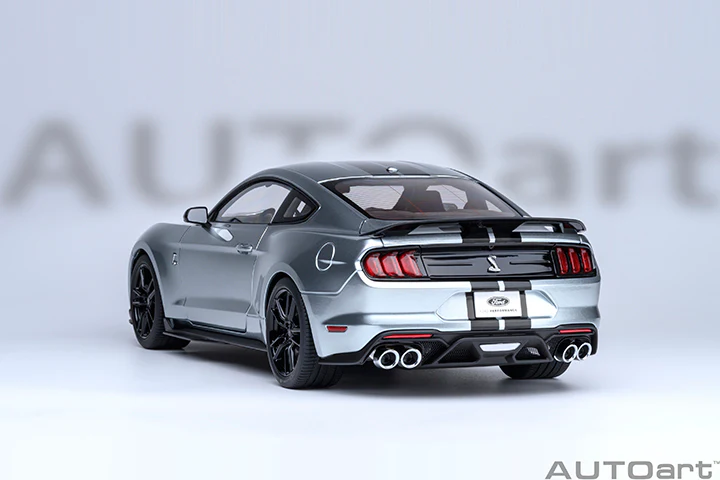 AUTOart Ford Shelby Mustang GT500 Iconic Silver 1:18 - Image 21
