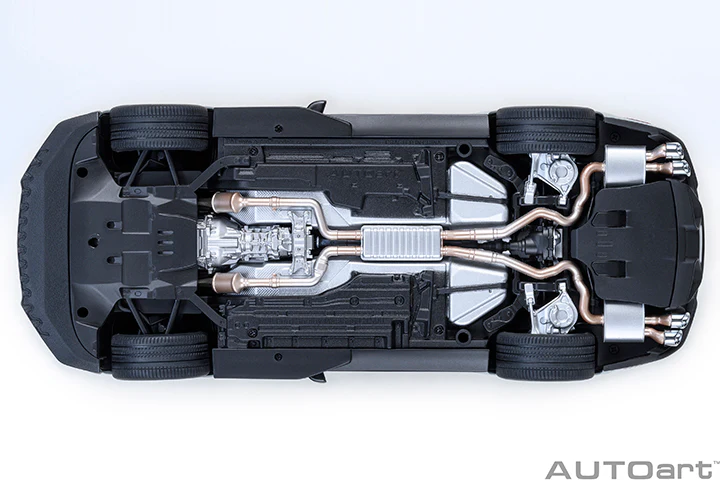 AUTOart Ford Shelby Mustang GT500 Iconic Silver 1:18 - Image 8