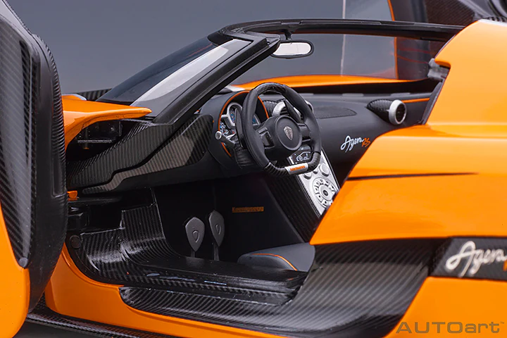 AUTOart Koenigsegg Agera RS Spyder Cone Orange & Carbon Black 1:18 - Image 9