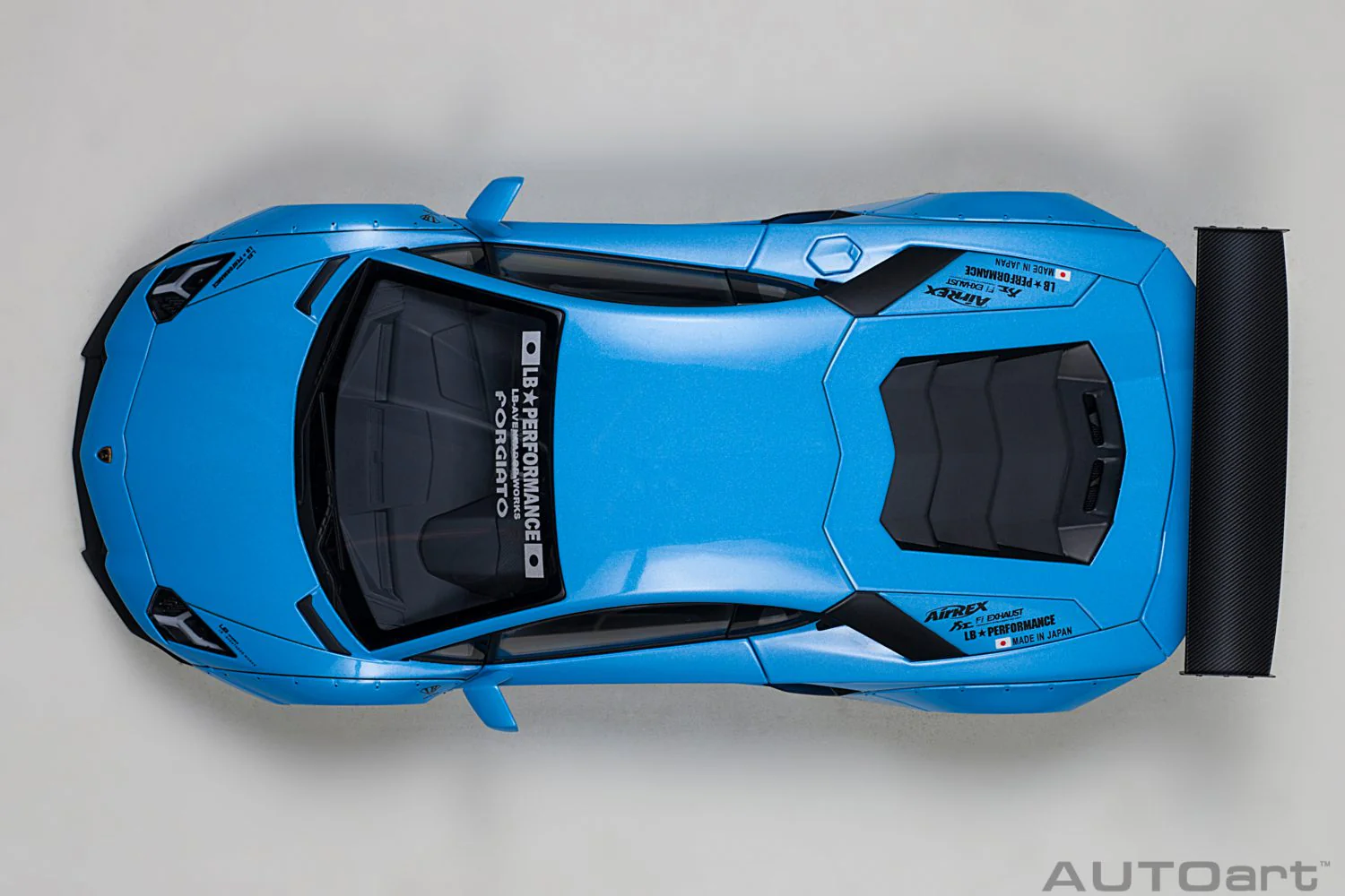 AUTOart Lamborghini Aventador LB Works Metallic Sky Blue 1:18 - Image 7