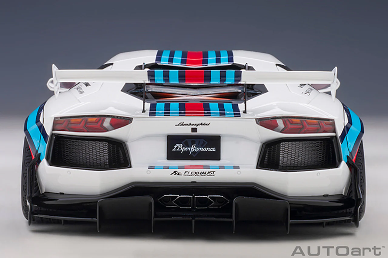 AUTOart Lamborghini Aventador Liberty Walk LB-Works Limited Edition Martini Livery 1:18 - Image 5