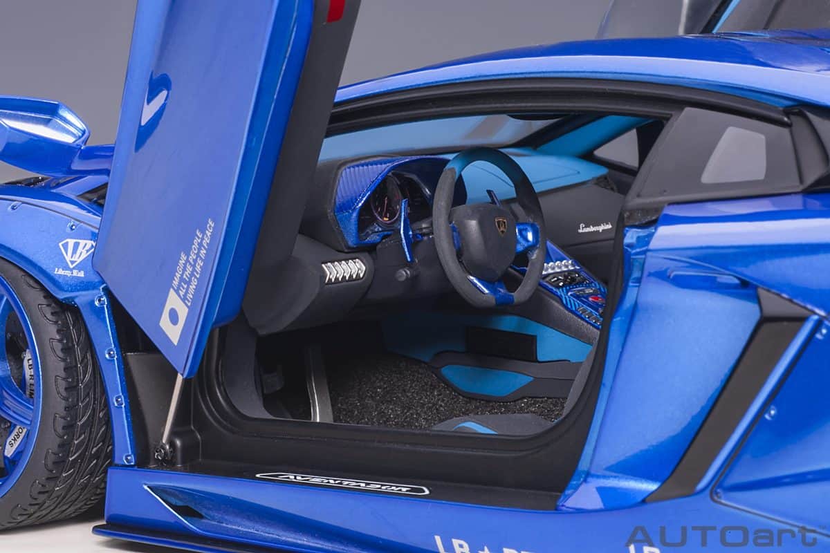 AUTOart Lamborghini Aventador Liberty Walk Limited Edition Hyper Blue 1:18 - Image 9
