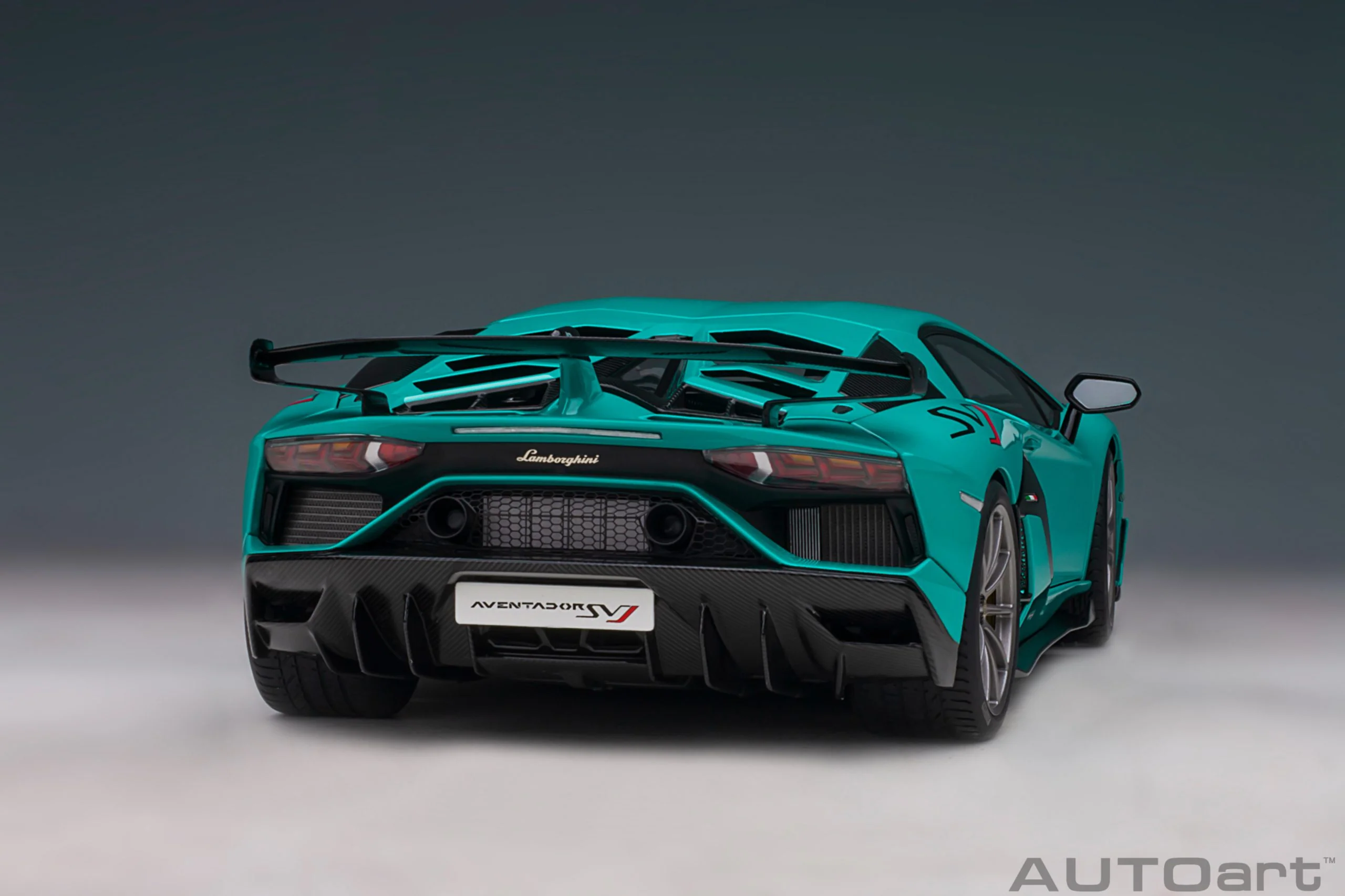 AUTOart Lamborghini Aventador SVJ Blu Glauco (Solid Blue) 1:18 - Image 17