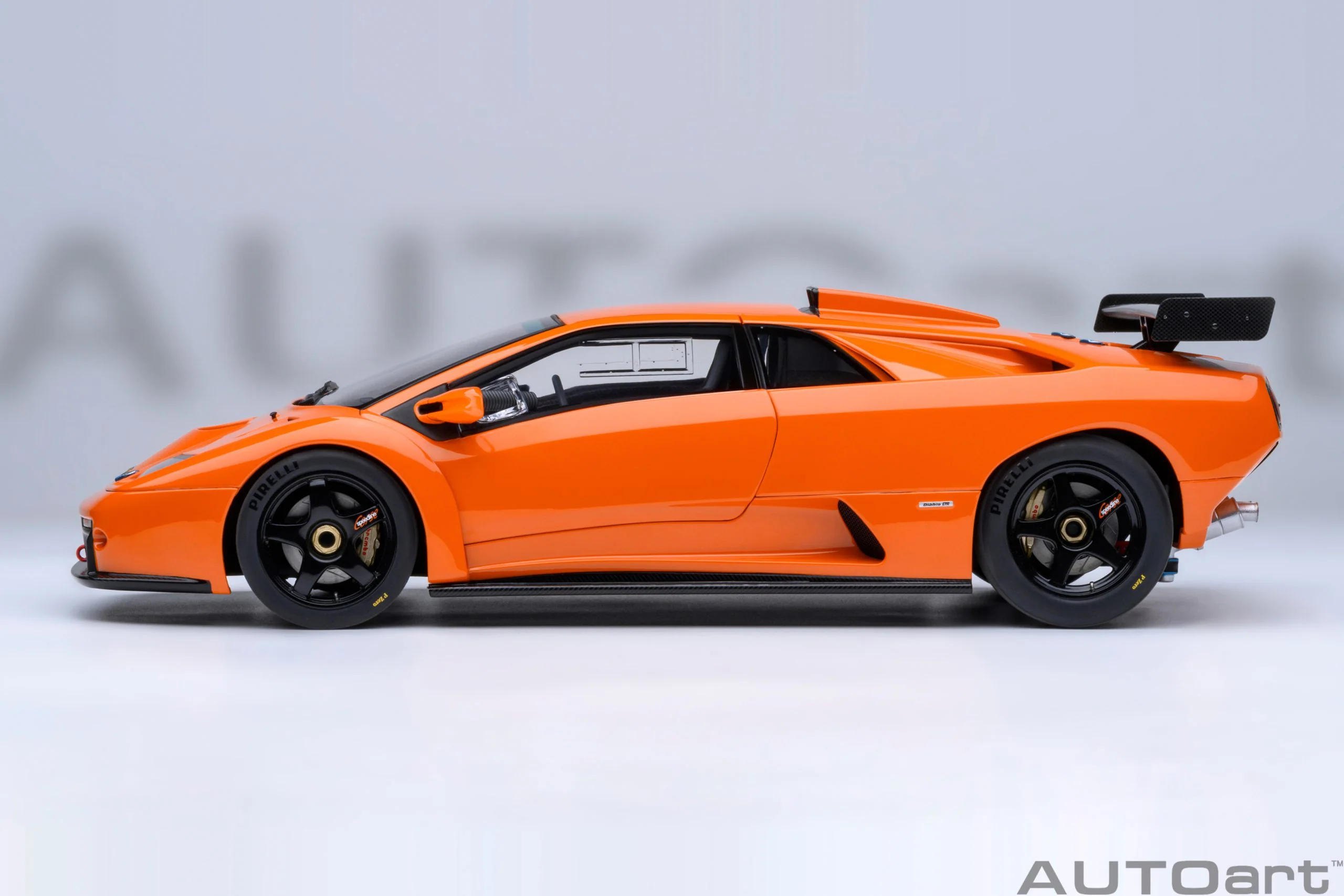 AUTOart Lamborghini Diablo GTR Arancio Ishtar (Orange) 1:18 - Image 3