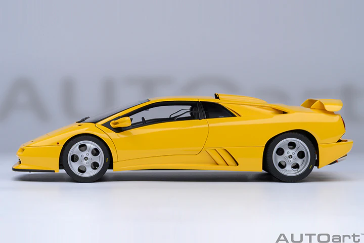 AUTOart 1995 Lamborghini Diablo SE30 Jota Superfly Yellow 1:18 - Image 3