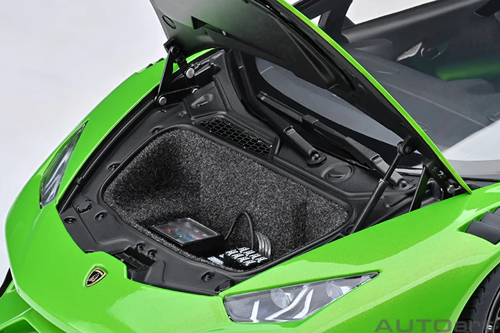 AUTOart Lamborghini Huracan GT Liberty Walk LB Silhouette Works Pearl Green 1:18 - Image 11