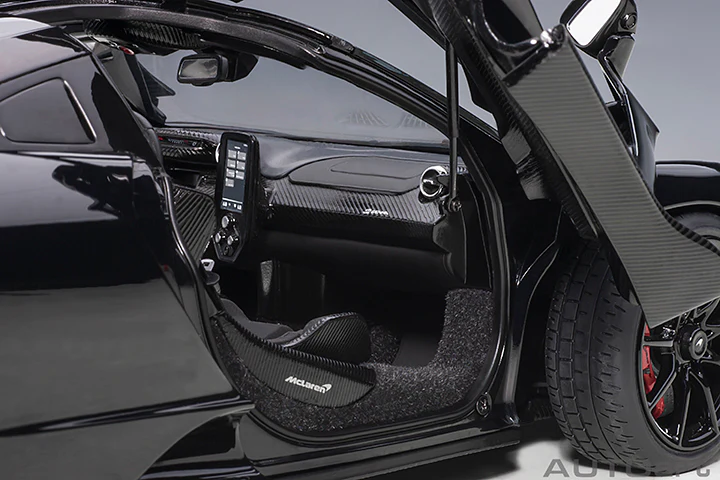 AUTOart Mclaren Senna Stealth Cosmos Black 1:18 - Image 10