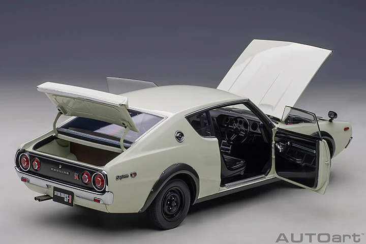 AUTOart Nissan Skyline 2000 GT-R (KPGC110) Standard Version White 1:18 - Image 13