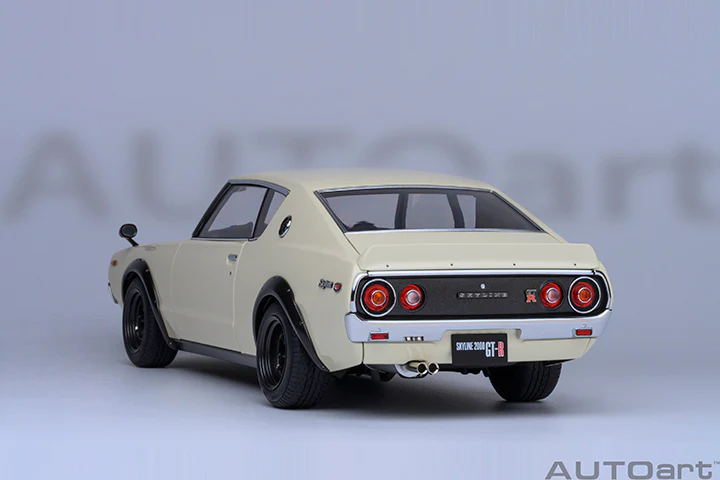 AUTOart Nissan Skyline 2000 GT-R (KPGC110) Z-Tune White 1:18 - Image 19