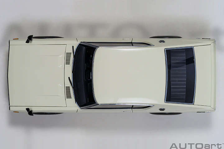 AUTOart Nissan Skyline 2000 GT-R (KPGC110) Z-Tune White 1:18 - Image 7