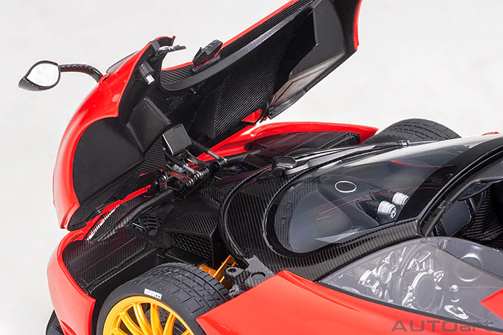AUTOart Pagani Huayra Roadster Rosso Monza Red Carbon 1:18 - Image 12