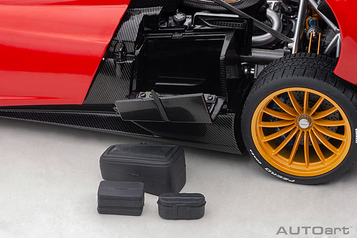 AUTOart Pagani Huayra Roadster Rosso Monza Red Carbon 1:18 - Image 19