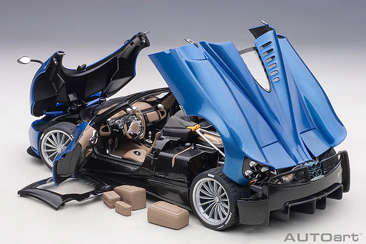 AUTOart Pagani Huayra Roadster Tricolor Blue Carbon Fiber (Full Body) 1:18 - Image 20