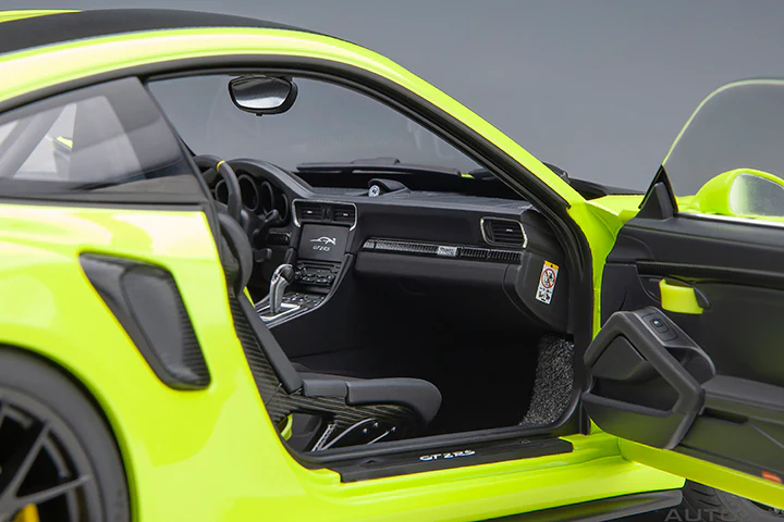 AUTOart Porsche 911 991.2 GT2 RS w/ Weissach Pkg Acid Green 1:18 - Image 10