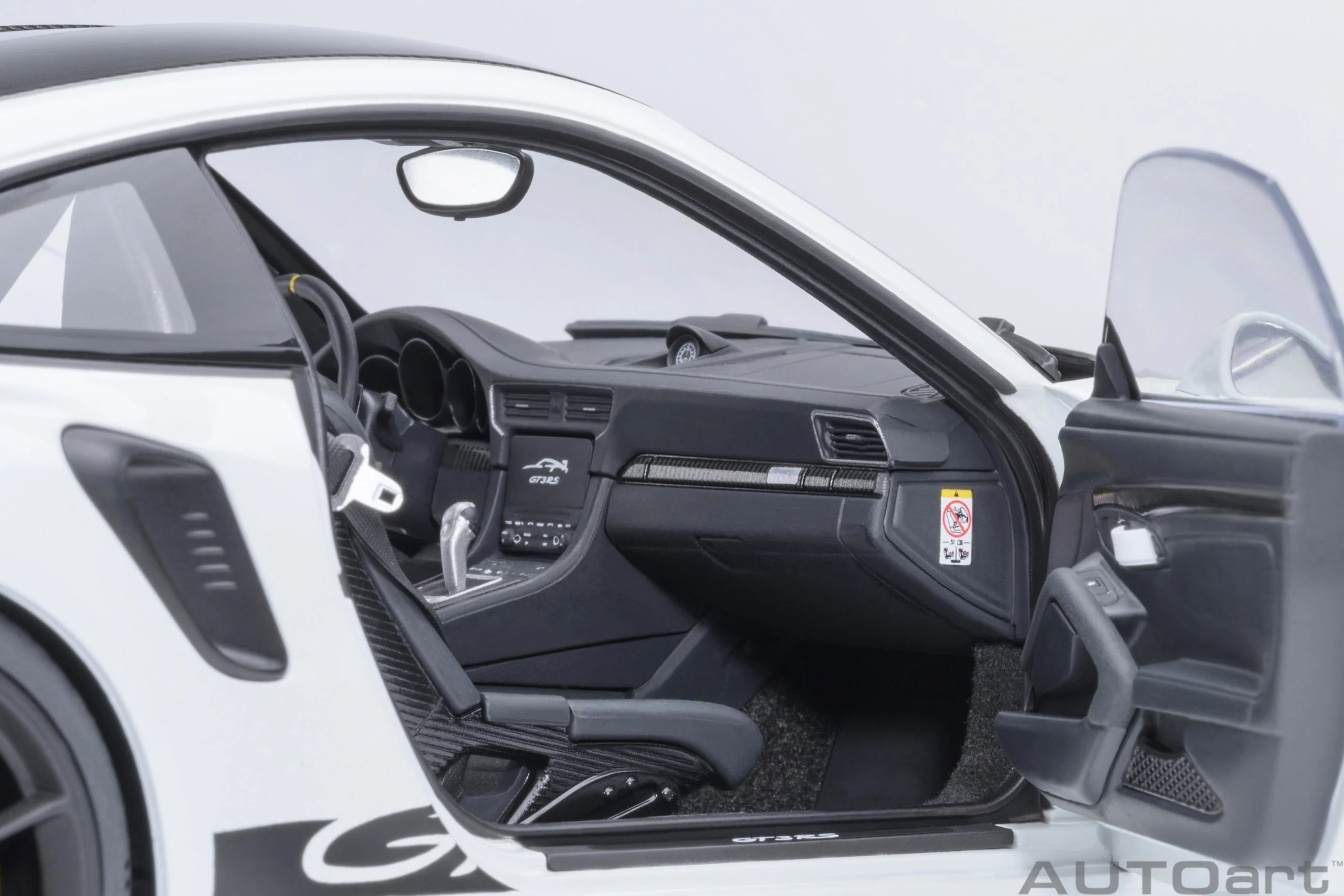 AUTOart Porsche 911 991.2 GT3 RS w/ Weissach Pkg White 1:18 - Image 10