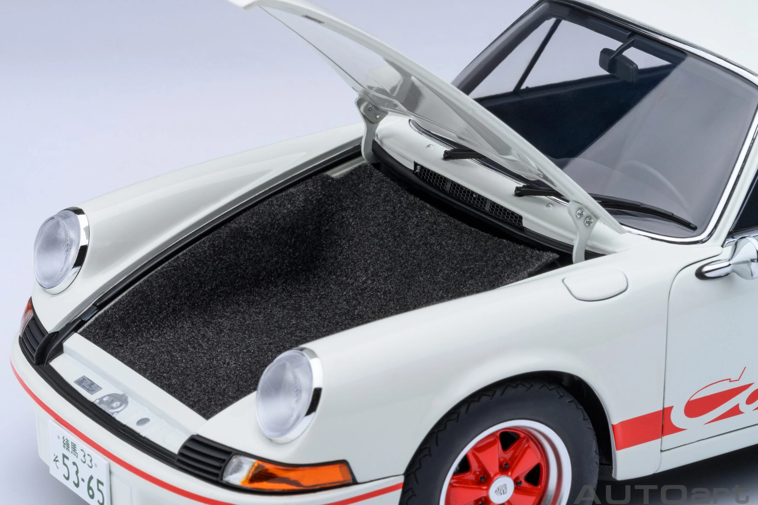 AUTOart Porsche 911 Carrera 2.7 RS Grand Prix White w/ Red "The Circuit Wolf" 1:18 - Image 11
