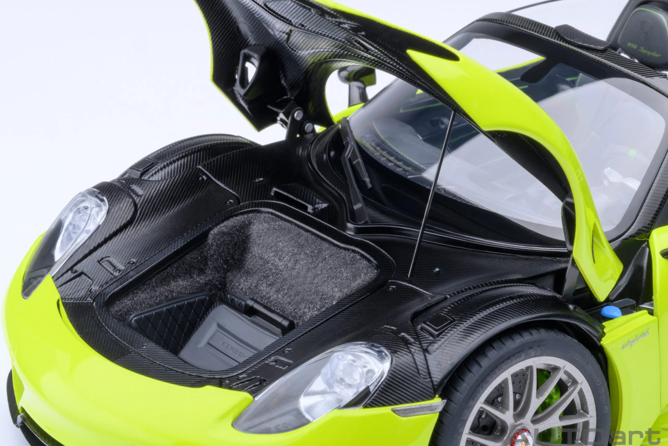 AUTOart Porsche 918 Spyder w/ Weissach Pkg Acid Green 1:18 - Image 11