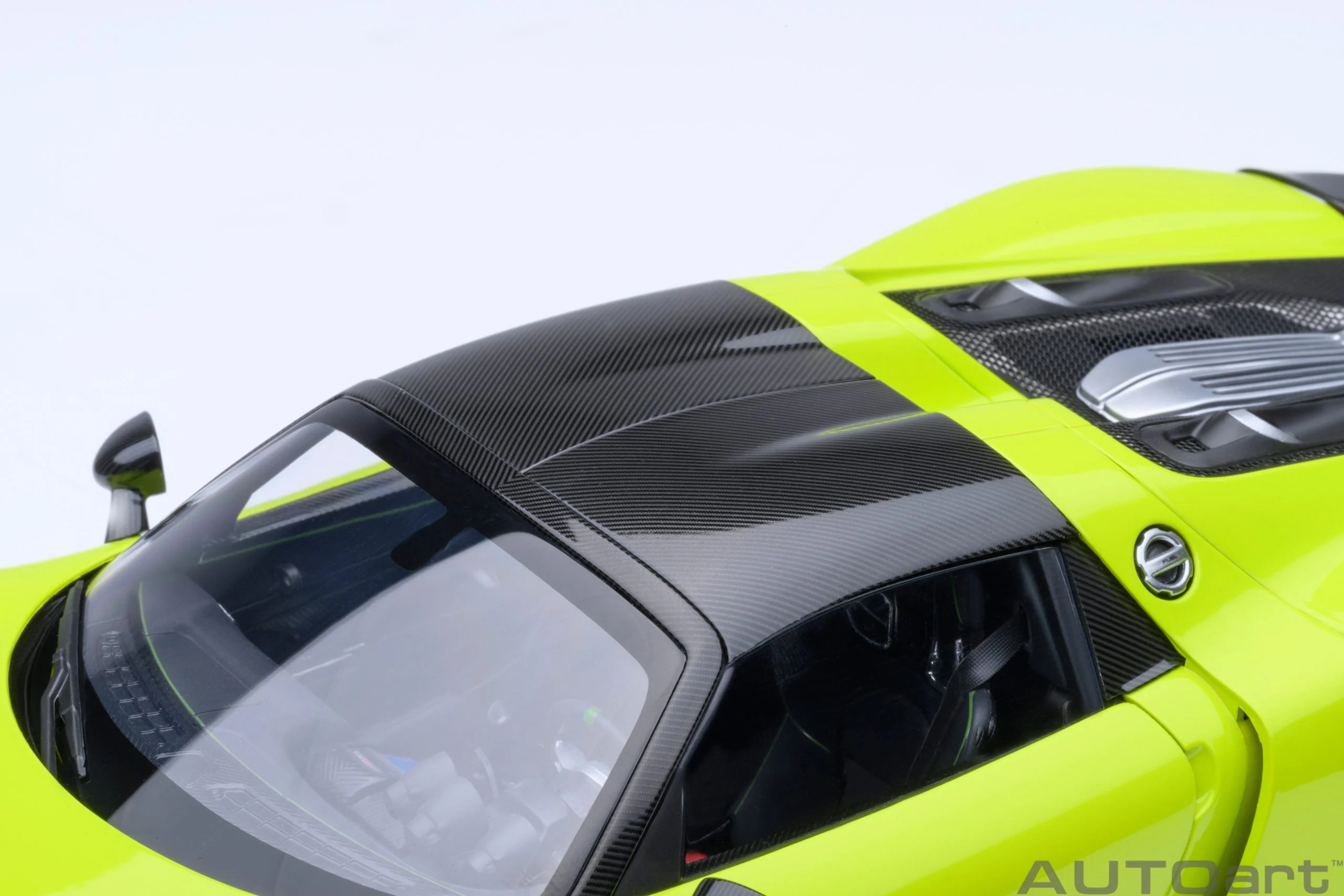 AUTOart Porsche 918 Spyder w/ Weissach Pkg Acid Green 1:18 - Image 12