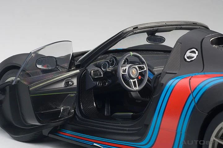 AUTOart Porsche 918 Spyder w/ Weissach Pkg Matte Black w/ Martini Livery 1:18 - Image 10