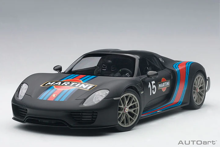 AUTOart Porsche 918 Spyder w/ Weissach Pkg Matte Black w/ Martini Livery 1:18 - Image 16