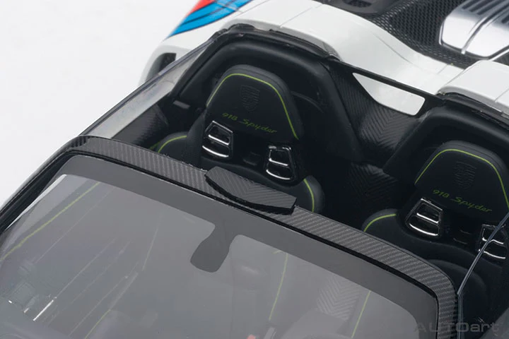 AUTOart Porsche 918 Spyder w/ Weissach Pkg Matte Black w/ Martini Livery 1:18 - Image 18