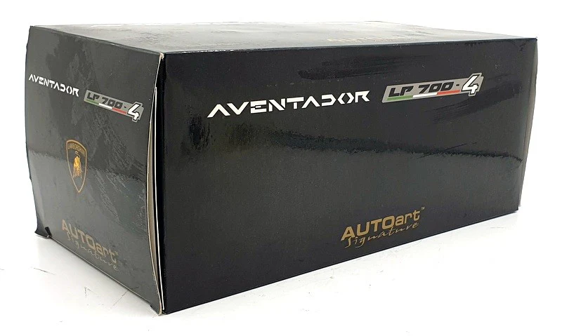 AUTOart Signature Lamborghini Aventador LP700-4 Nero Nemesis (Matte Black) 1:18 - Image 6