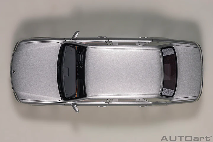 AUTOart Toyota Century Special Edition with Curtain Silver 1:18 - Image 7