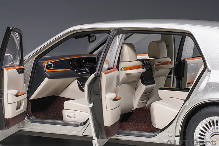 AUTOart Toyota Century Special Edition with Curtain Silver 1:18 - Image 9