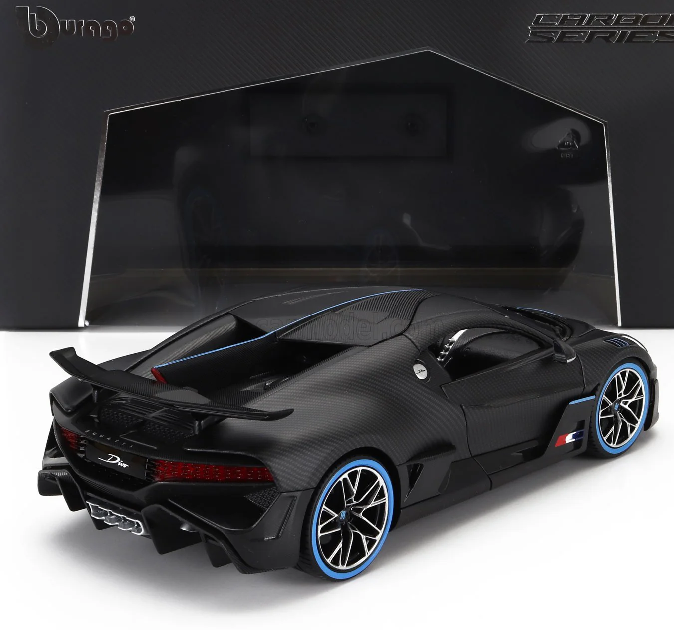 Bburago 2018 Bugatti Divo 50th Anniversary Full Carbon 1:18 - Image 2