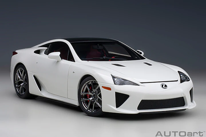 AUTOart 2012 Lexus LFA Whitest White and Carbon Black 1:18 - Image 16