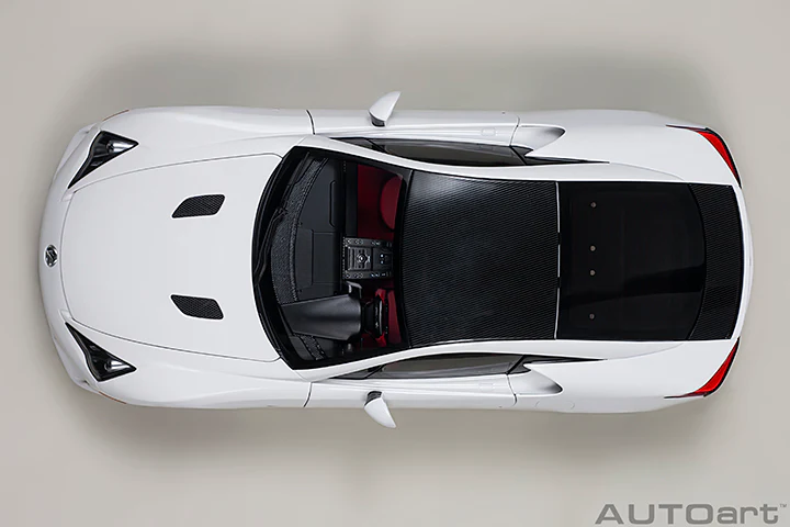 AUTOart 2012 Lexus LFA Whitest White and Carbon Black 1:18 - Image 5
