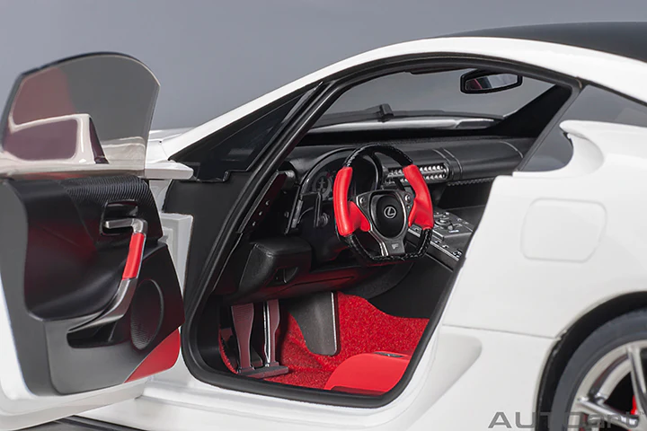 AUTOart 2012 Lexus LFA Whitest White and Carbon Black 1:18 - Image 7