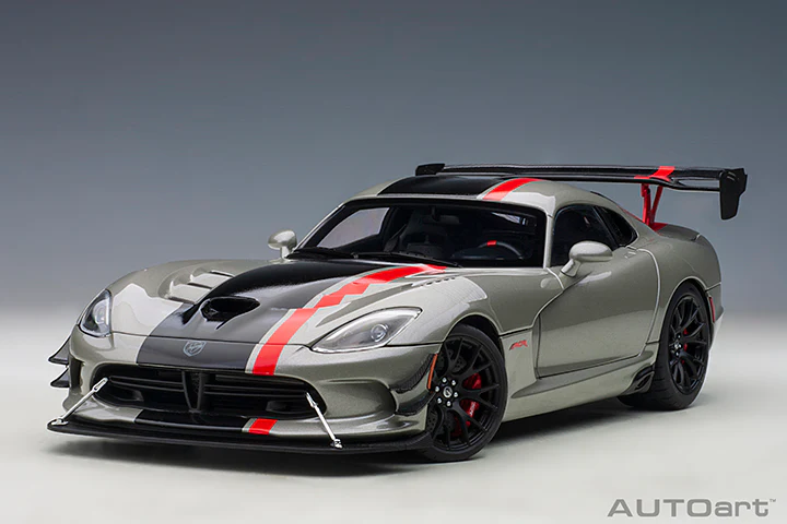 AUTOart 2017 Dodge Viper GTS-R Commemorative Edition ACR Bullet Silver Metallic w/ Black Stripes 1:18 - Image 14