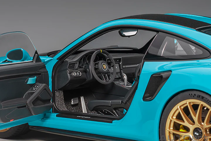 AUTOart Porsche 911 991.2 GT2 RS w/ Weissach Pkg Miami Blue 1:18 - Image 9