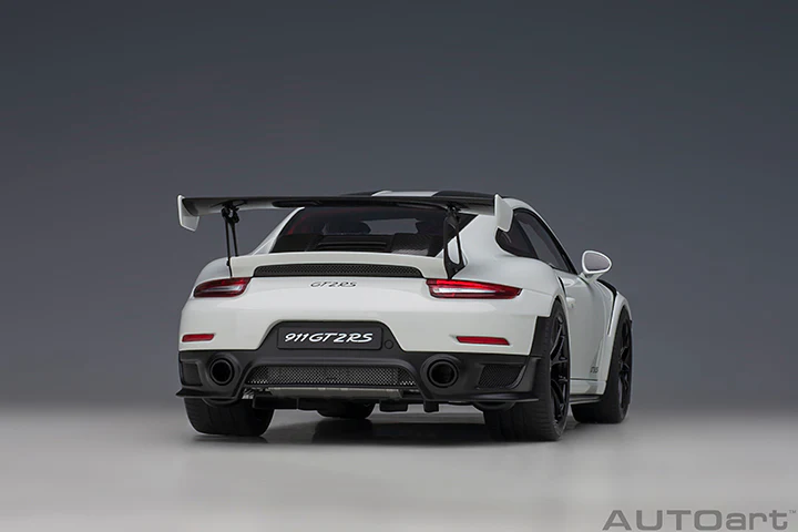 AUTOart Porsche 911 991.2 GT2 RS w/ Weissach Pkg White 1:18 - Image 17