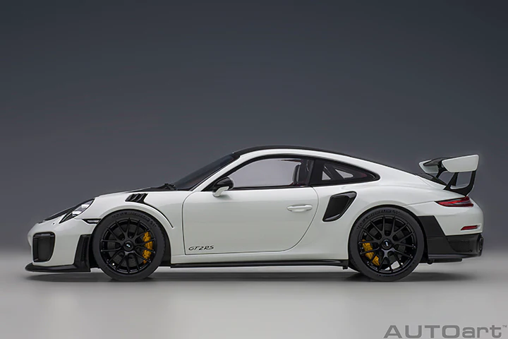 AUTOart Porsche 911 991.2 GT2 RS w/ Weissach Pkg White 1:18 - Image 3