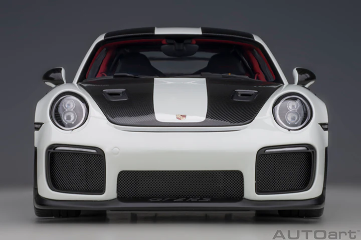 AUTOart Porsche 911 991.2 GT2 RS w/ Weissach Pkg White 1:18 - Image 5