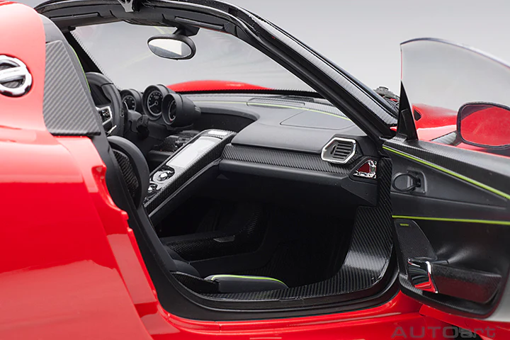 AUTOart Porsche 918 Spyder Weissach Package Guards Red 1:12 - Image 11