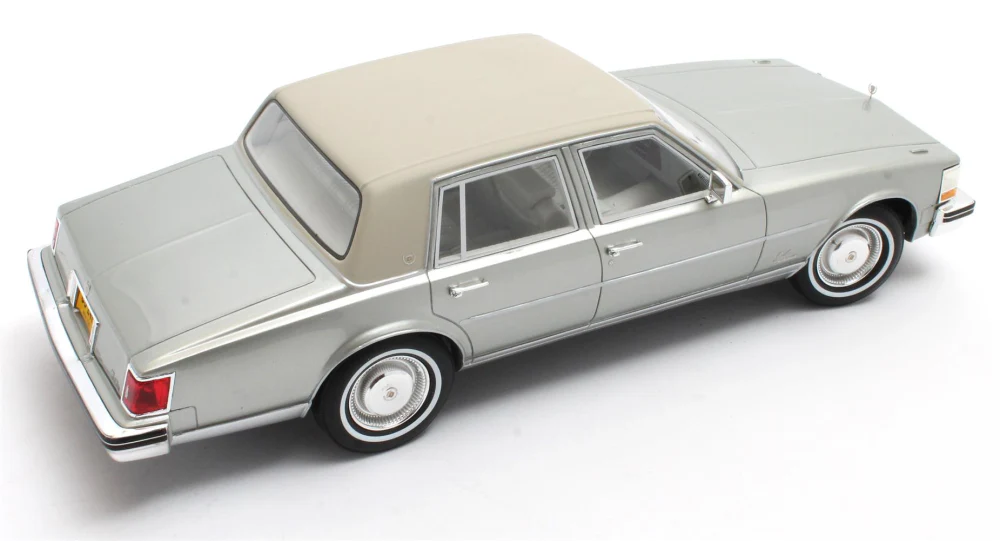Cult-Scale 1976 Cadillac Seville Sedan Silver 1:18 - Image 2