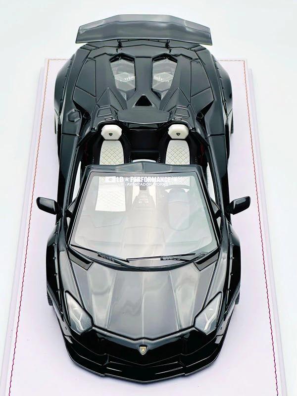 GL Model Lamborghini Aventador Roadster SVJ Gloss Black 1:18 WITH DISPLAY - Image 3