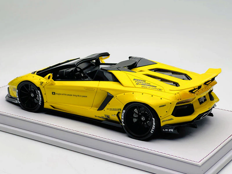 GL Model Lamborghini Aventador Roadster SVJ Lemon Yellow 1:18 WITH DISPLAY - Image 3