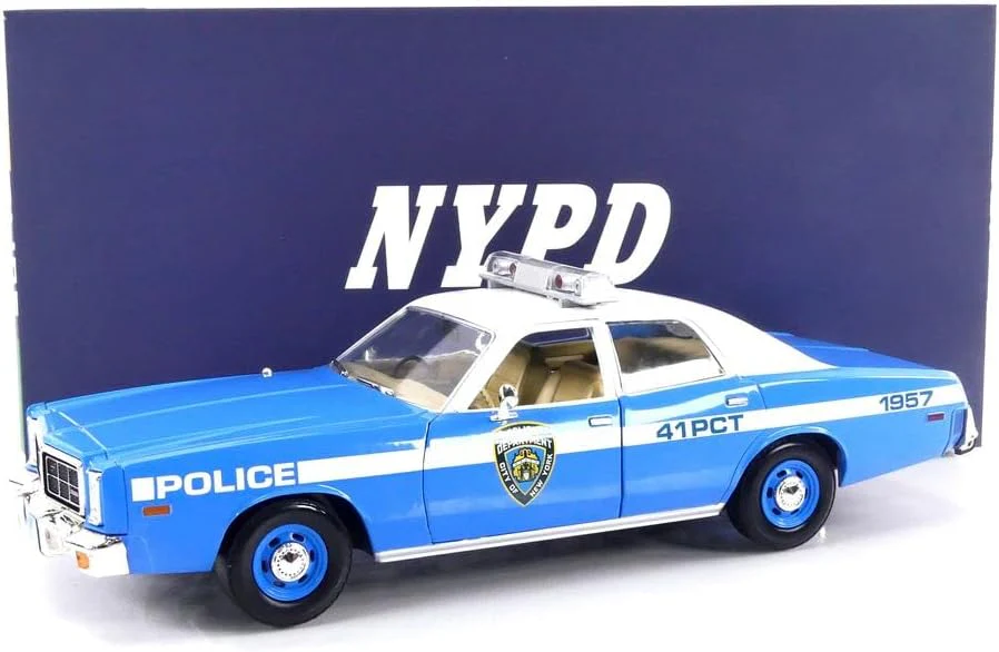 Greenlight 1978 Dodge Monaco NYPD Police Cruiser Blue 1:18 - Image 3