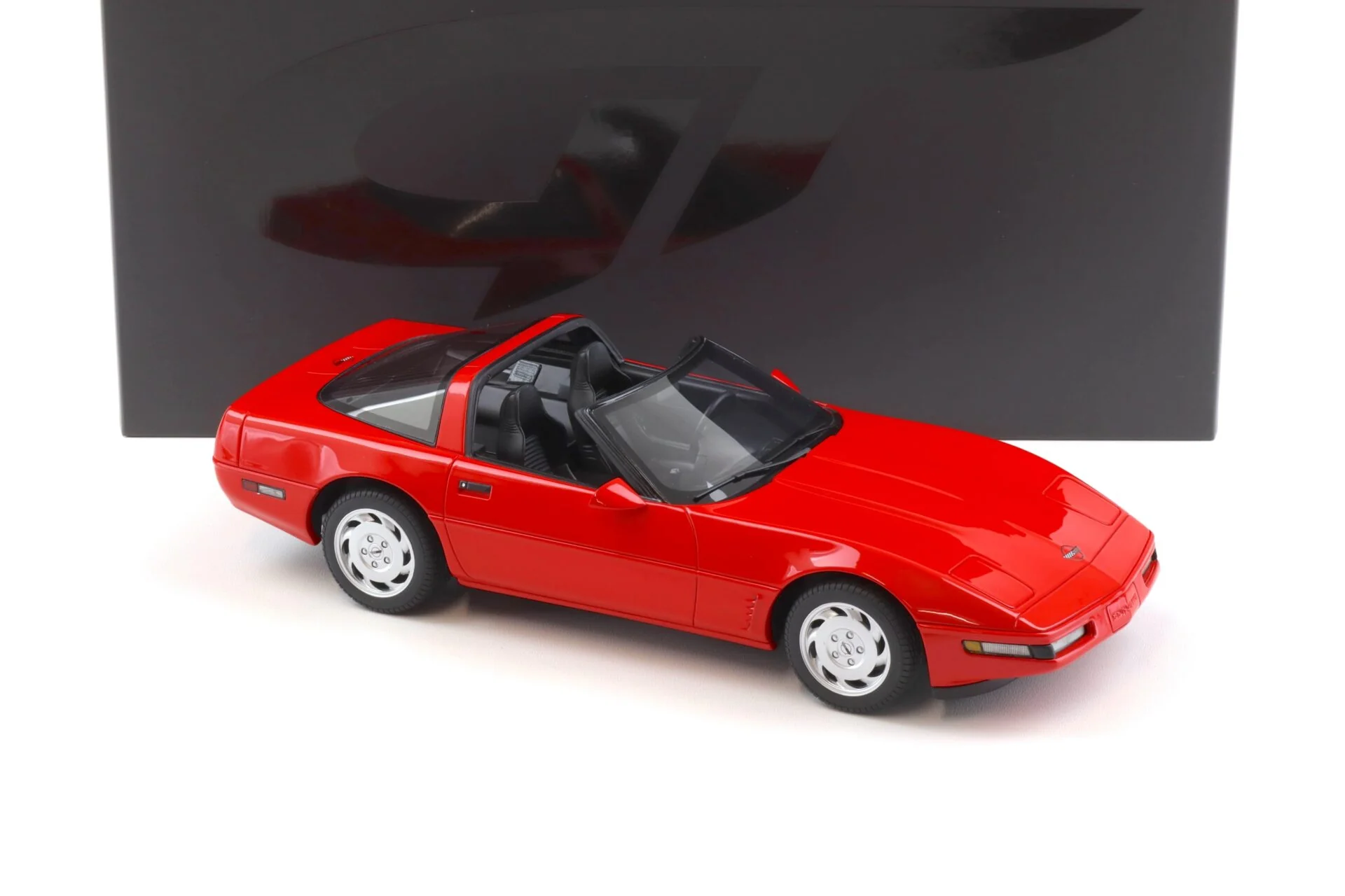 GT Spirit 1995 Chevy Corvette C4 Torch Red 1:18 - Image 2
