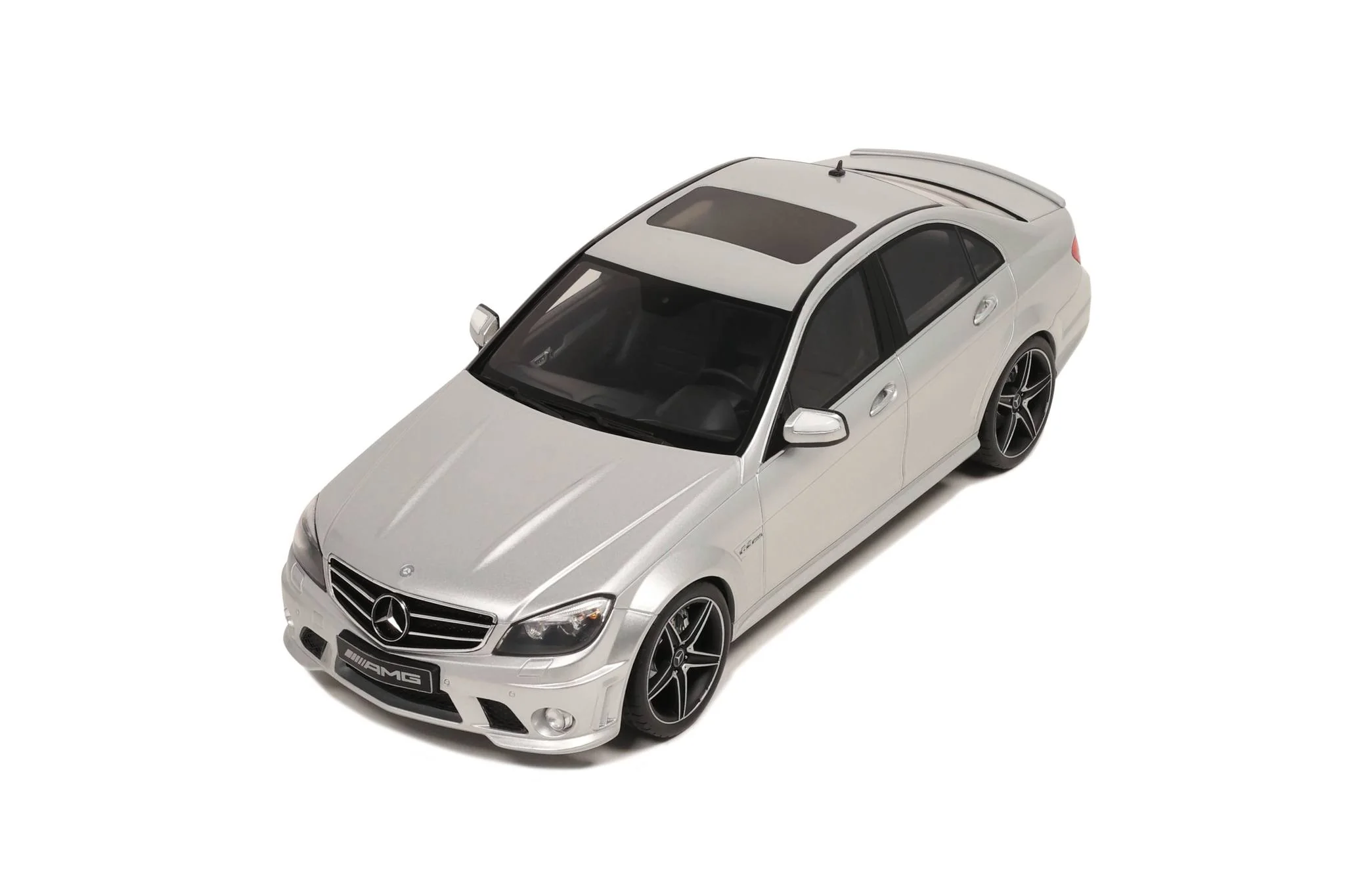 GT Spirit 2008 Mercedes Benz C63 AMG Sedan Iridium Silver 1:18 - Image 6