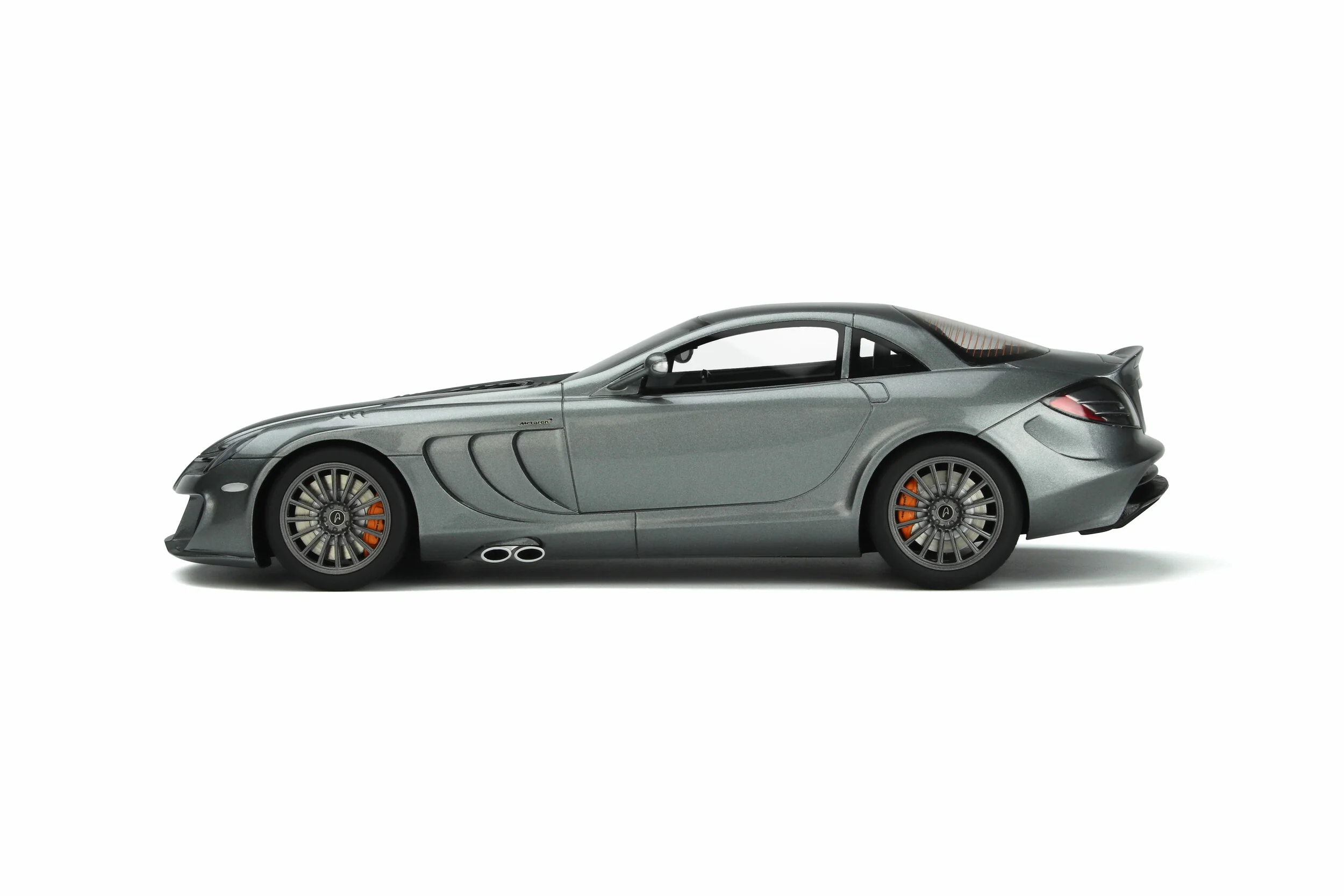 GT Spirit 2010 Mercedes Benz SLR MSO Edition Selenite Grey 1:18 - Image 3